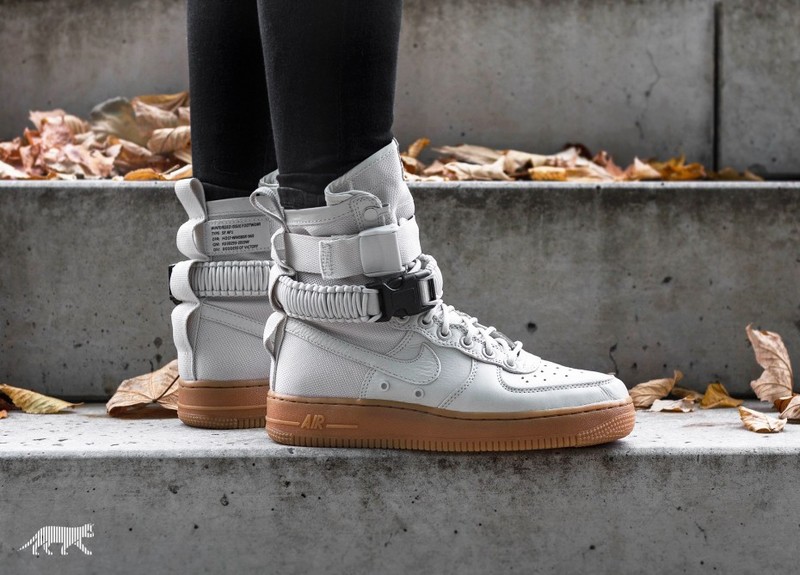 Nike sf store af1 light bone